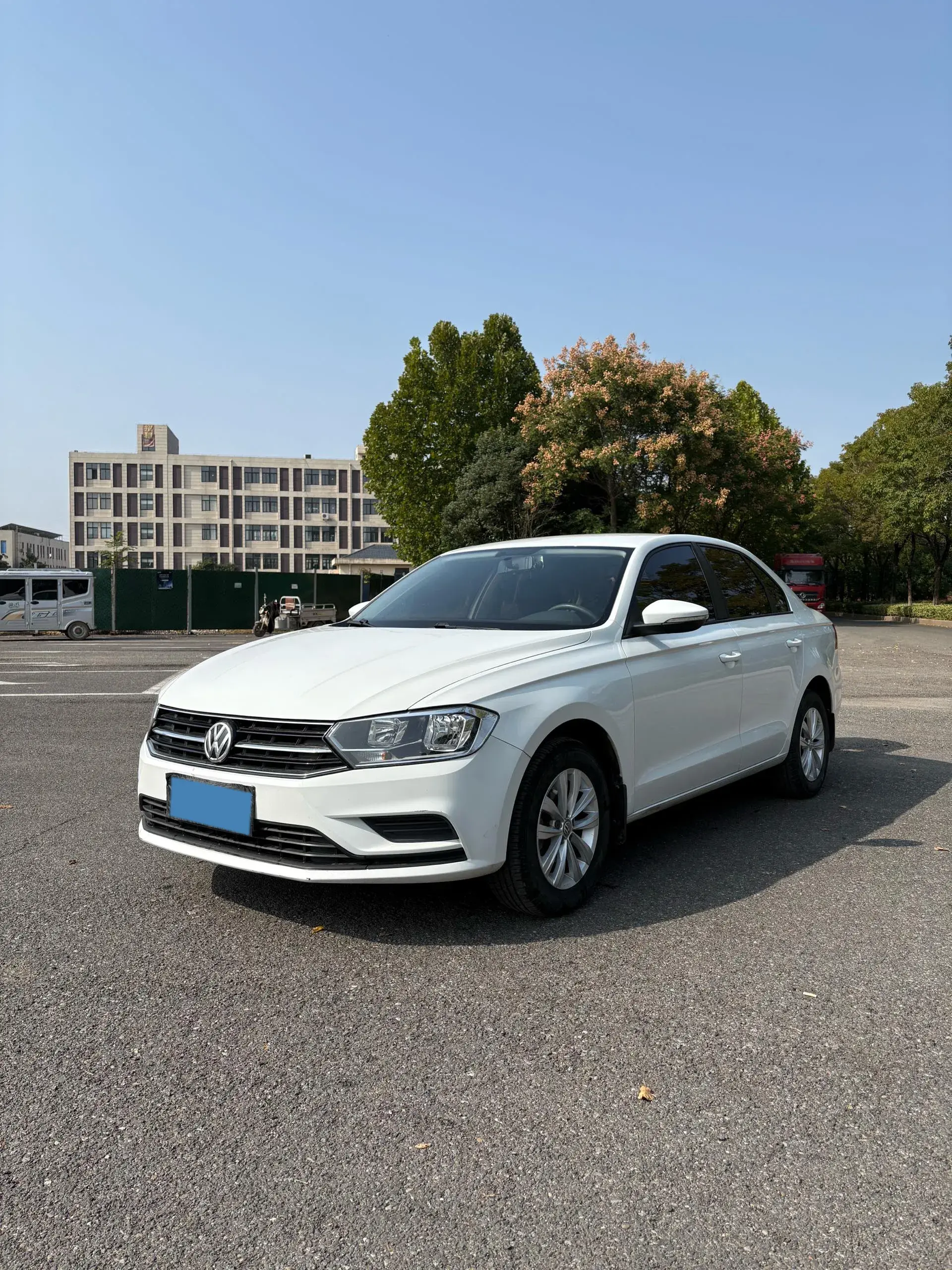 2018 VOLKSWAGEN BORA thumbnail 2