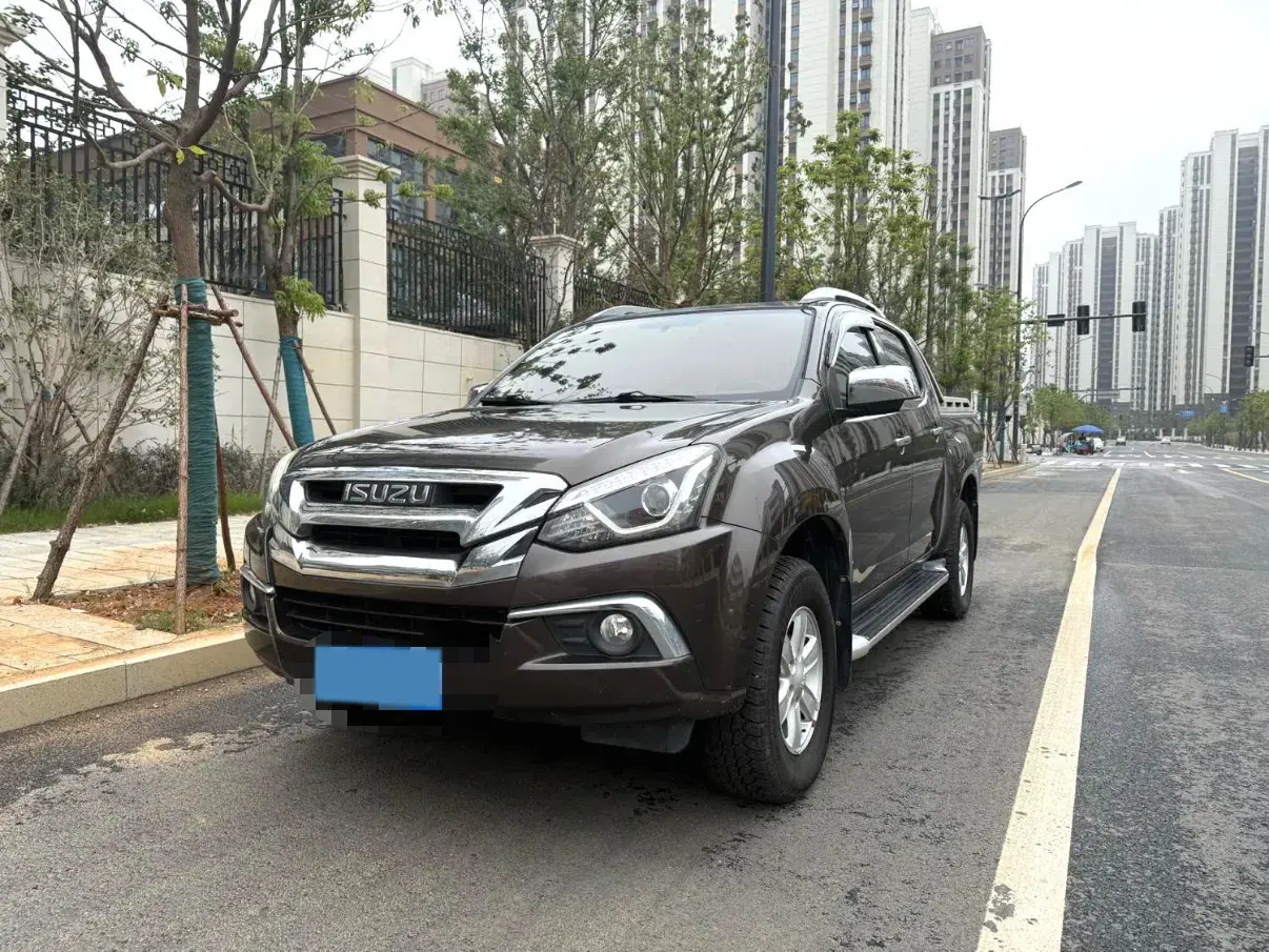 2019 ISUZU D-MAX view 1