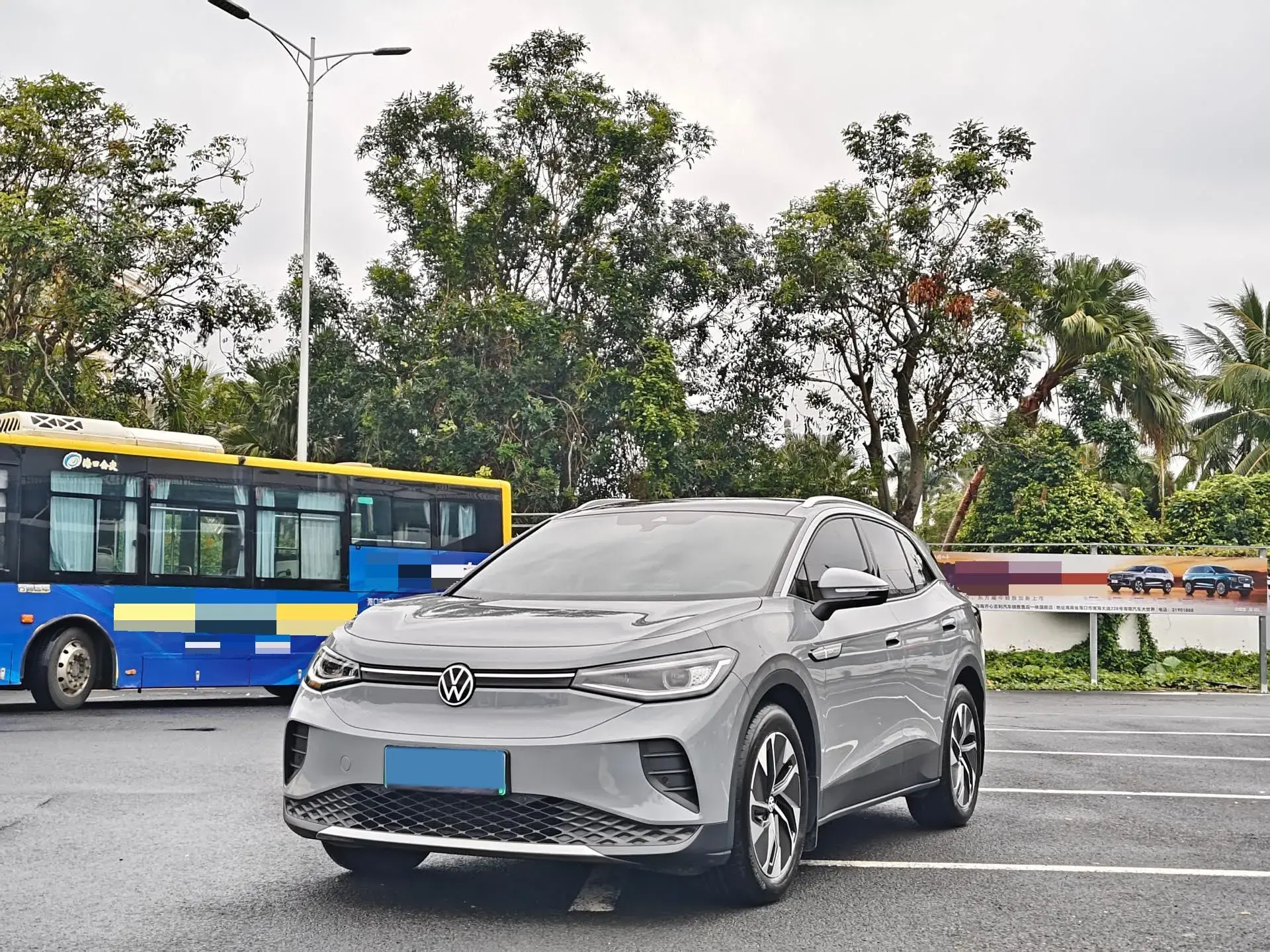 2024 VOLKSWAGEN ID.4 view 1