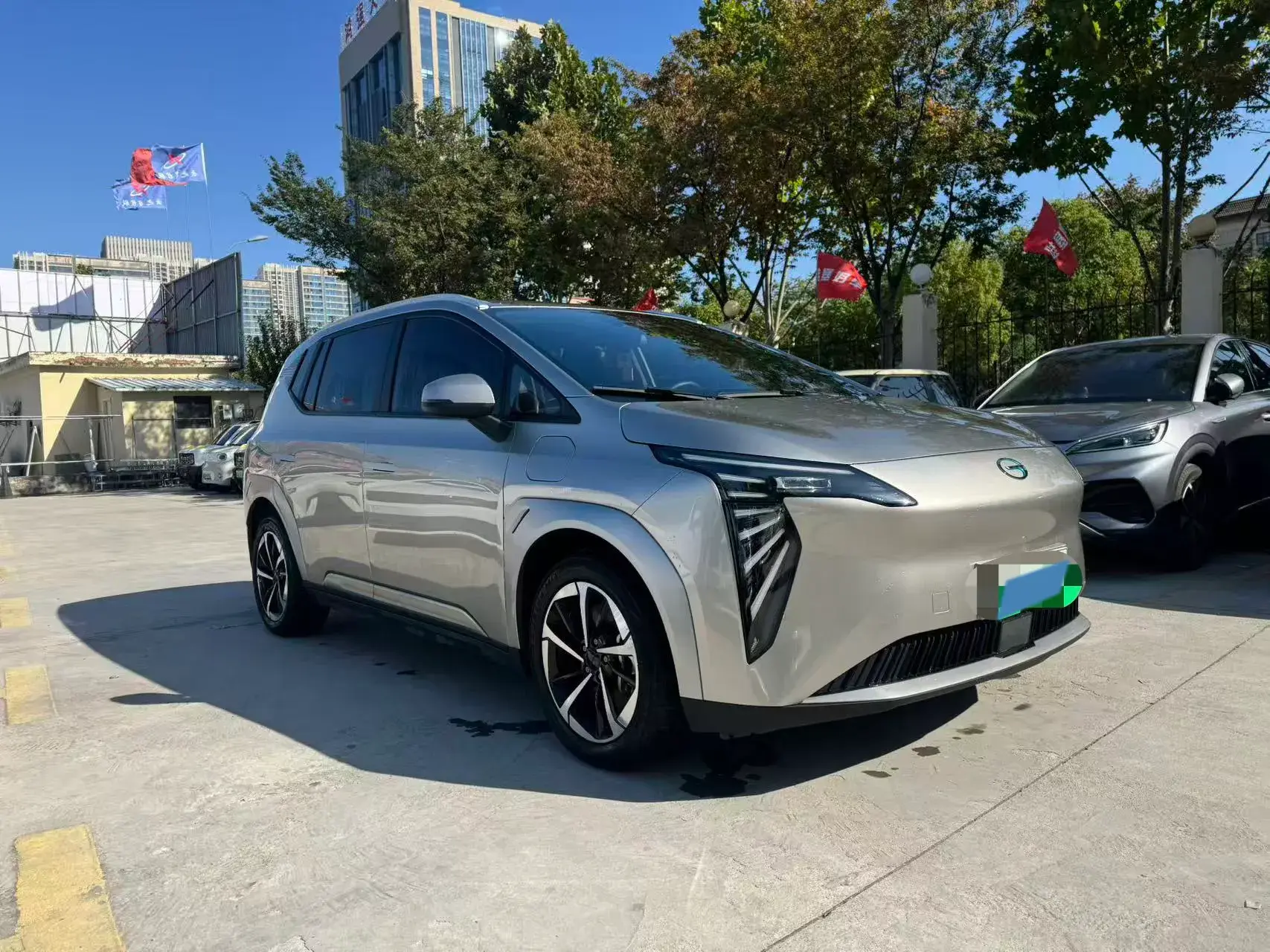 2025 AION Y thumbnail 3