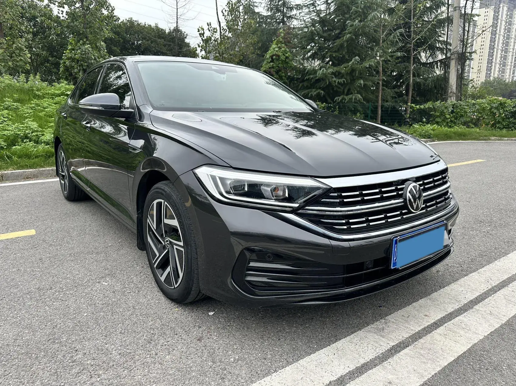 2023 VOLKSWAGEN SAGITAR thumbnail 3