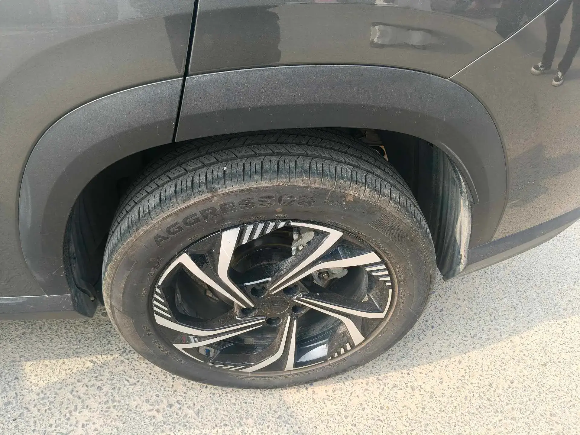 2023 GEELY AZKARRA thumbnail 3