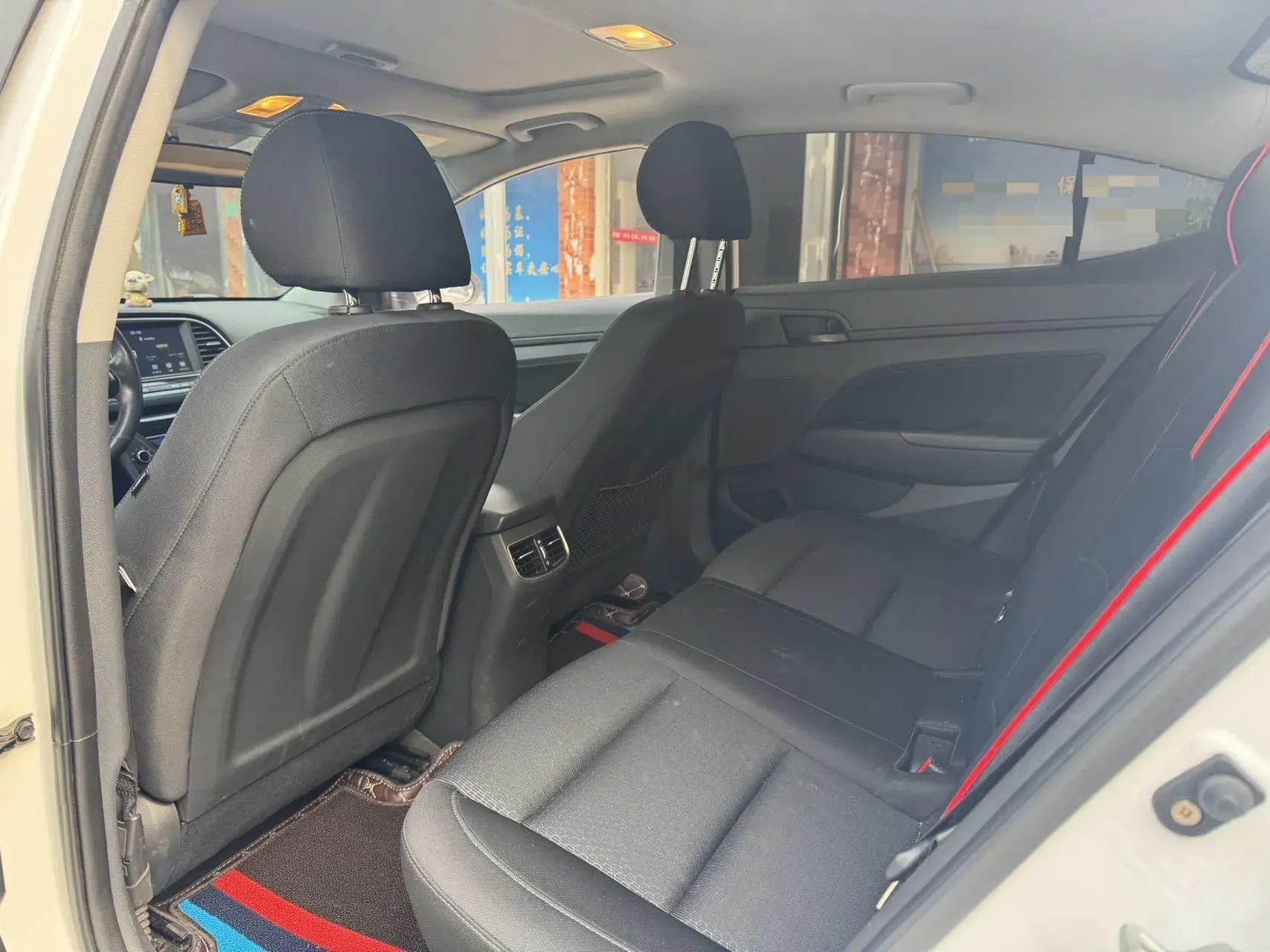 2018 HYUNDAI ELANTRA thumbnail 4