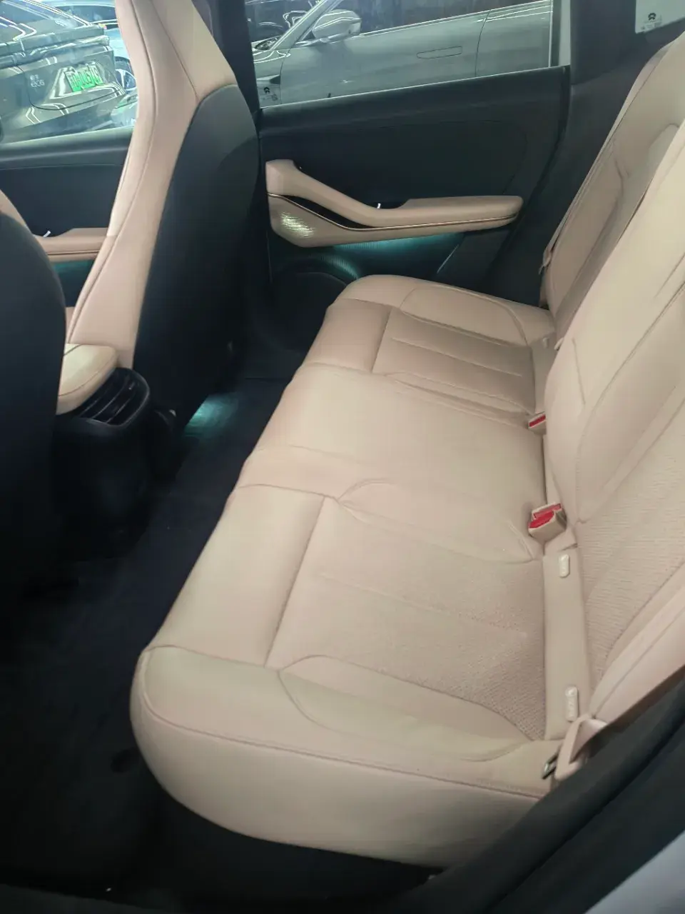 2022 NIO ET5 thumbnail 4