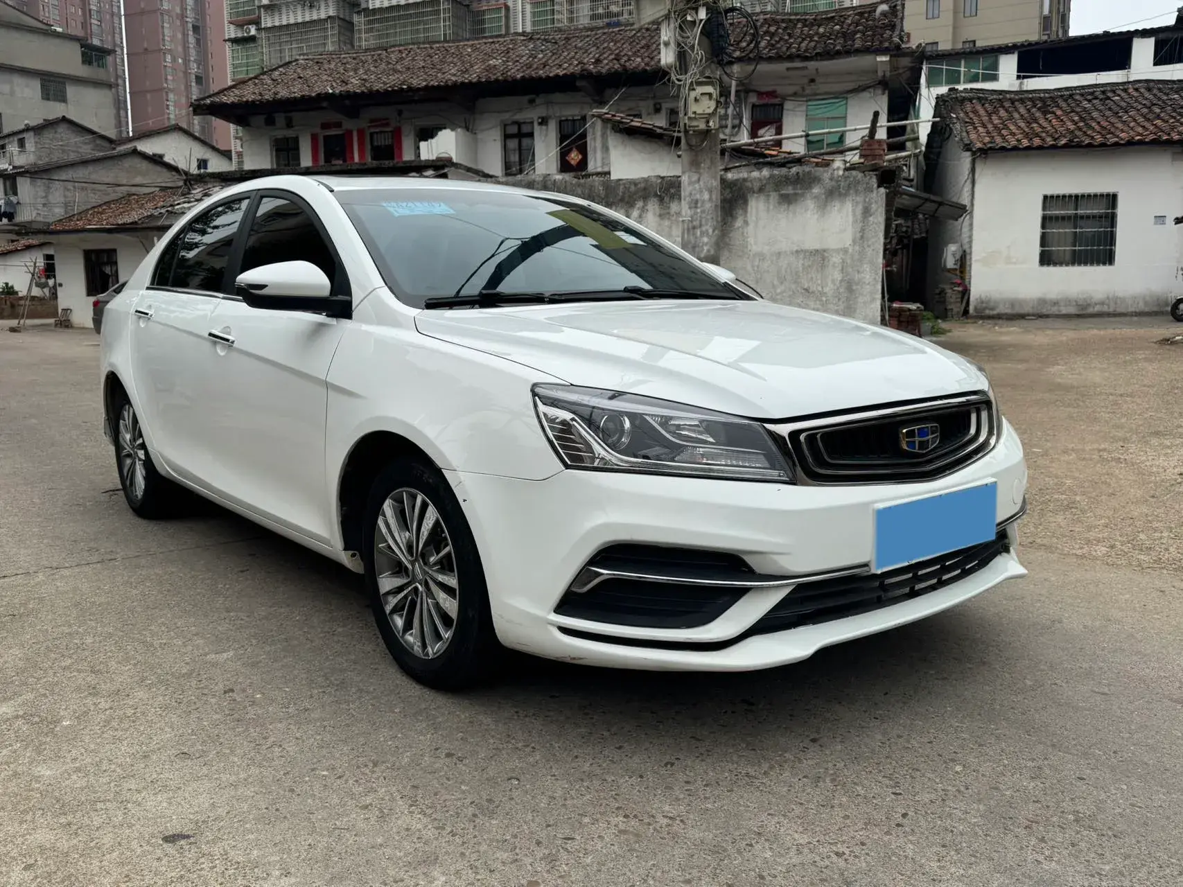 2019 GEELY EMGRAND thumbnail 3