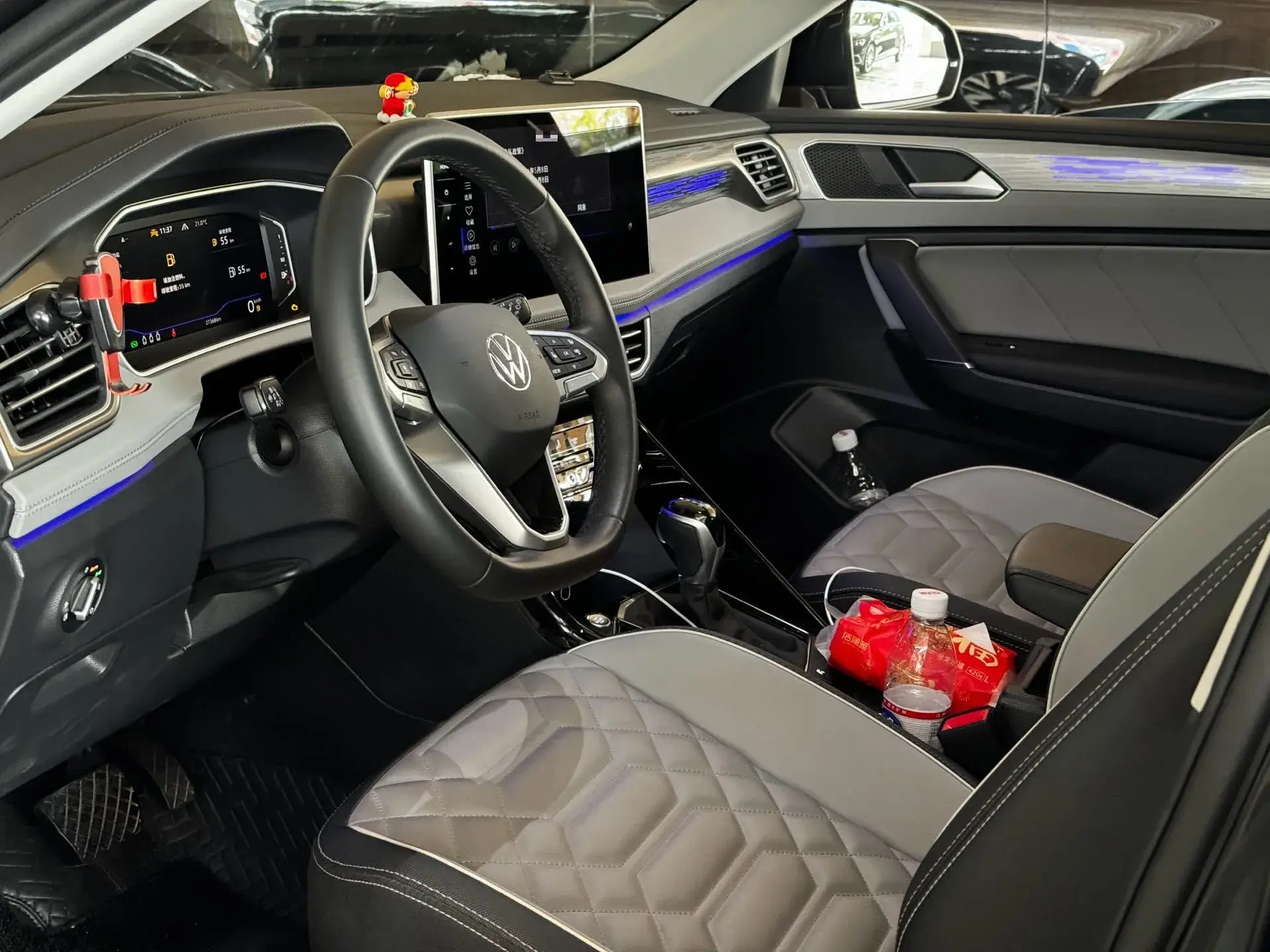 2023 VOLKSWAGEN TAYRON thumbnail 4