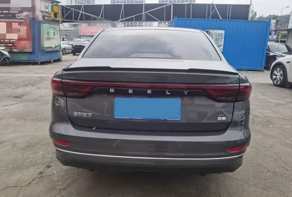 2023 GEELY EMGRAND thumbnail 3