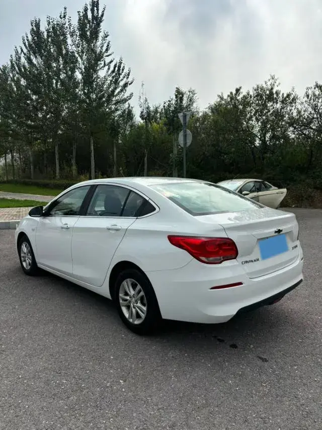 2019 CHEVROLET CAVALIER thumbnail 4