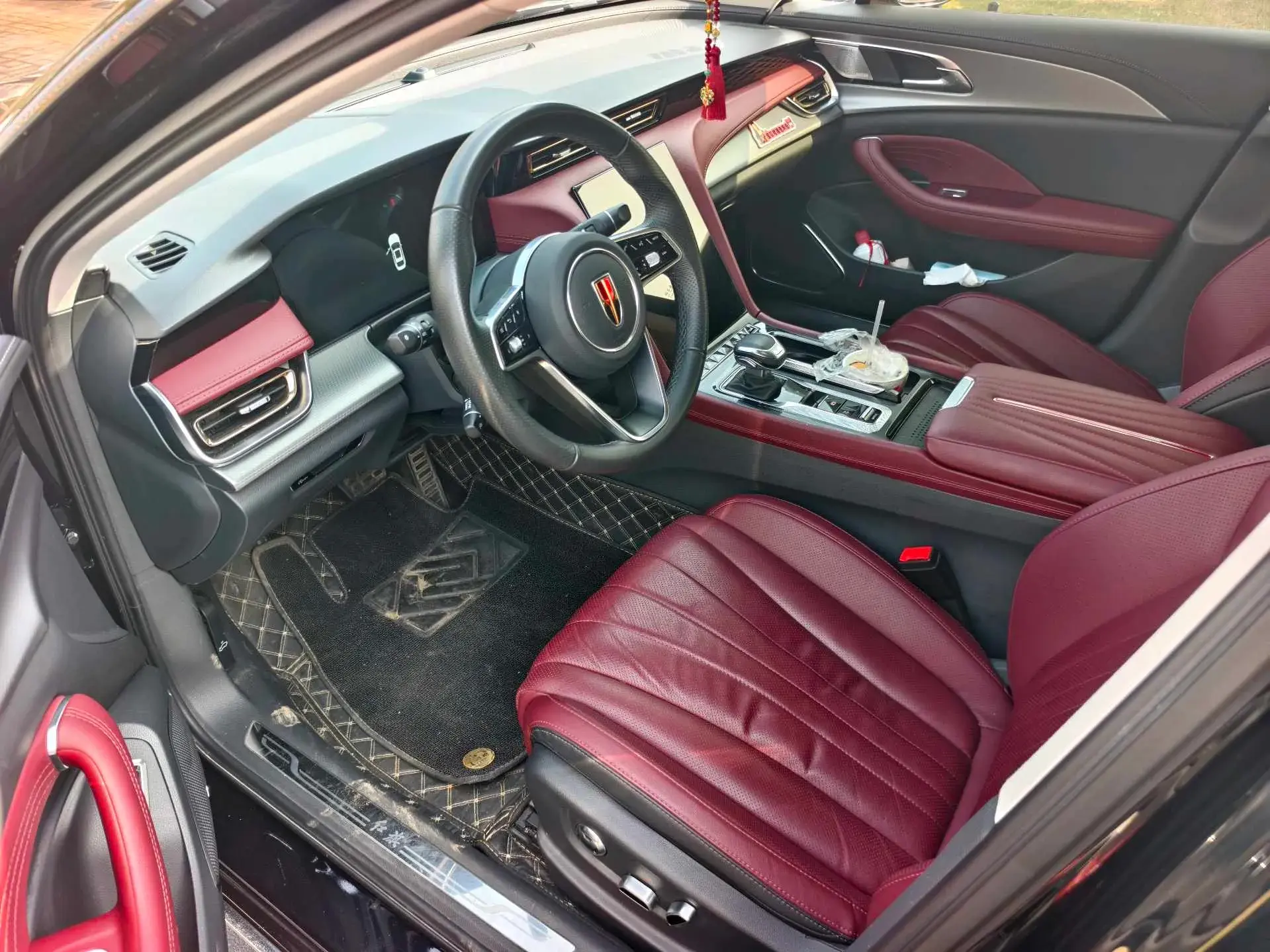 2024 HONGQI H5 thumbnail 4