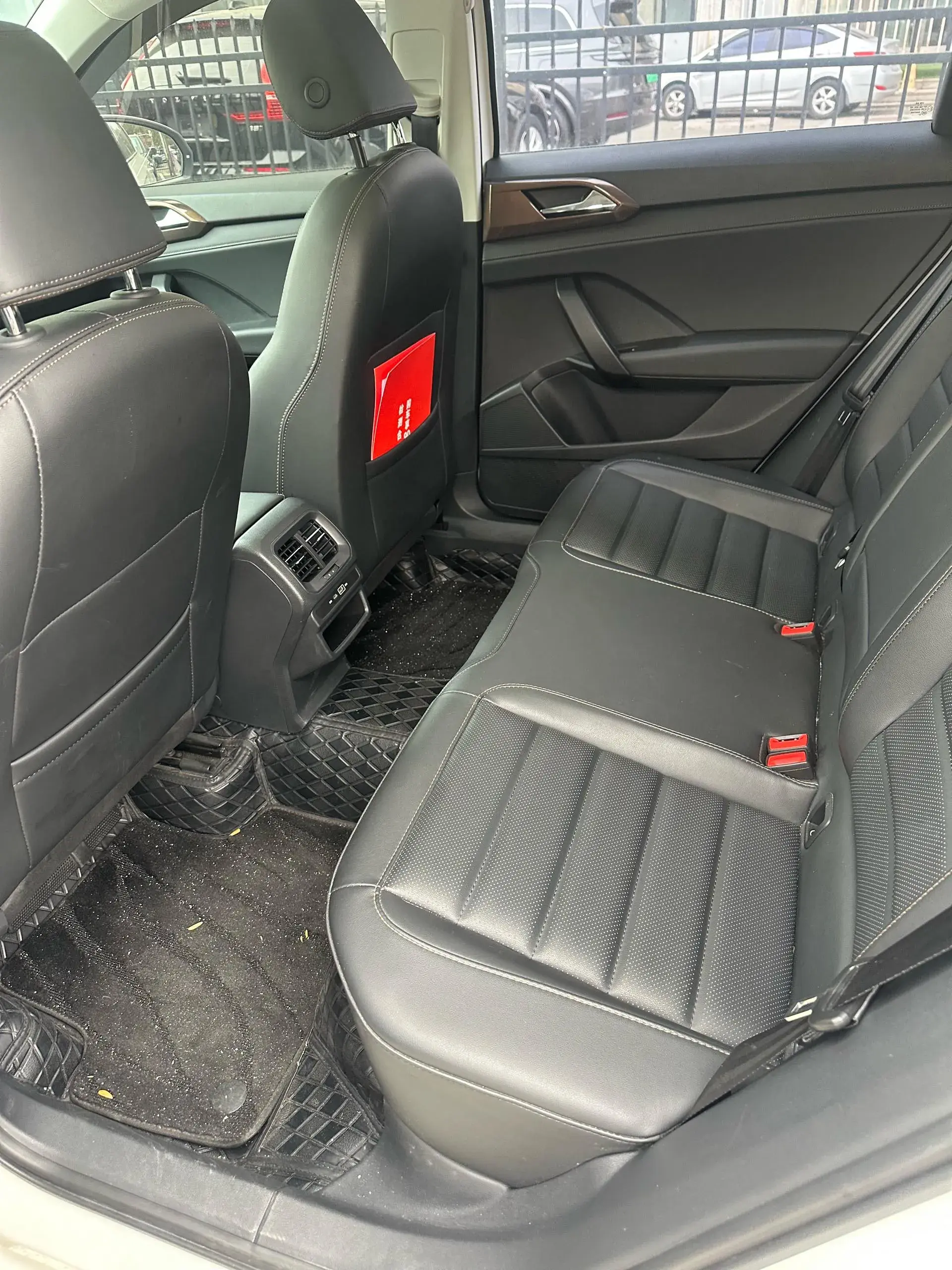 2022 VOLKSWAGEN THARU thumbnail 4