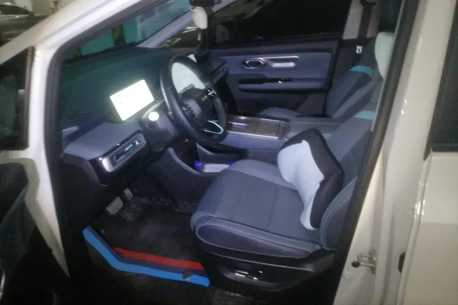 2024 AION Y thumbnail 3