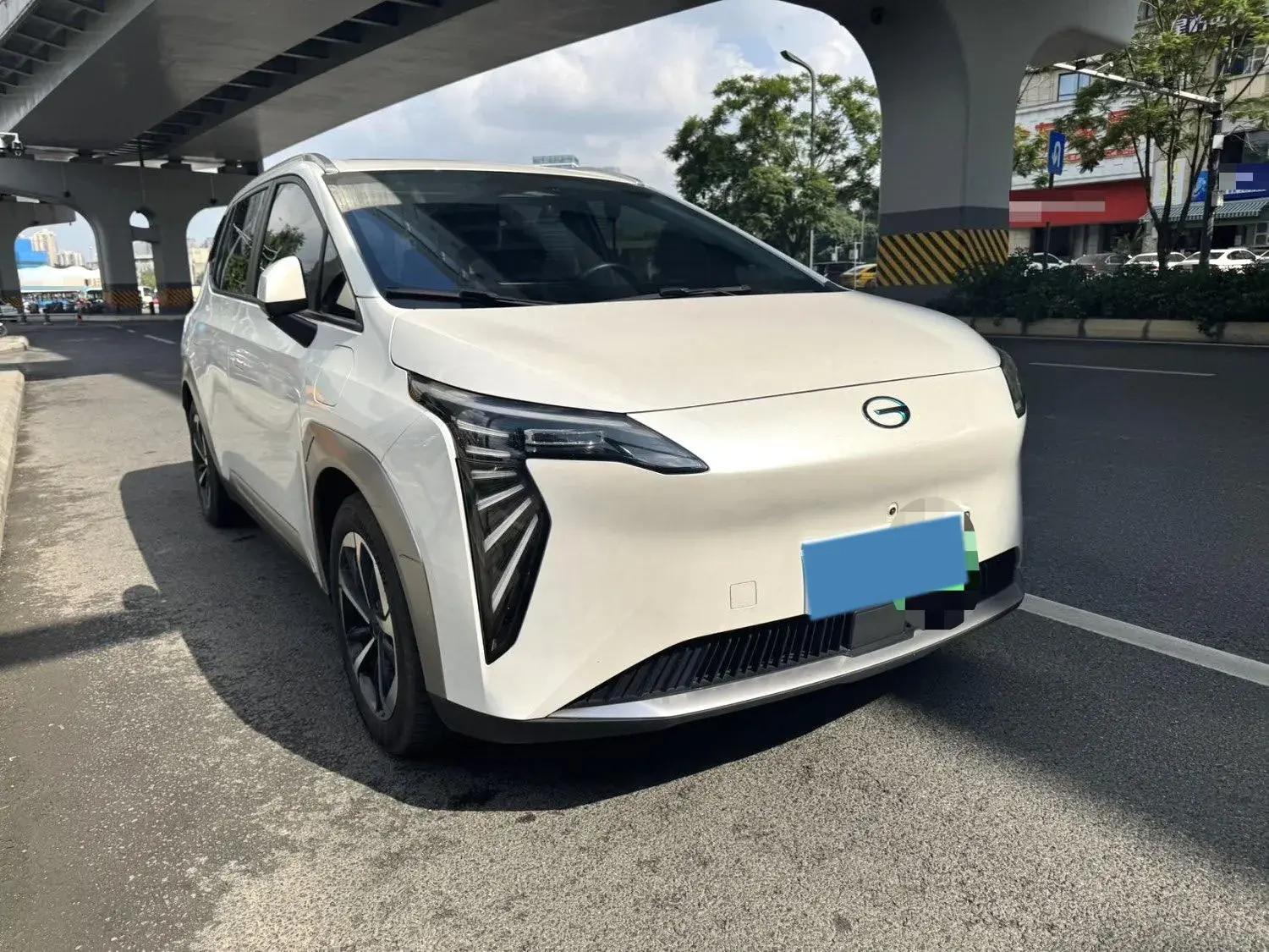 2023 AION Y thumbnail 2