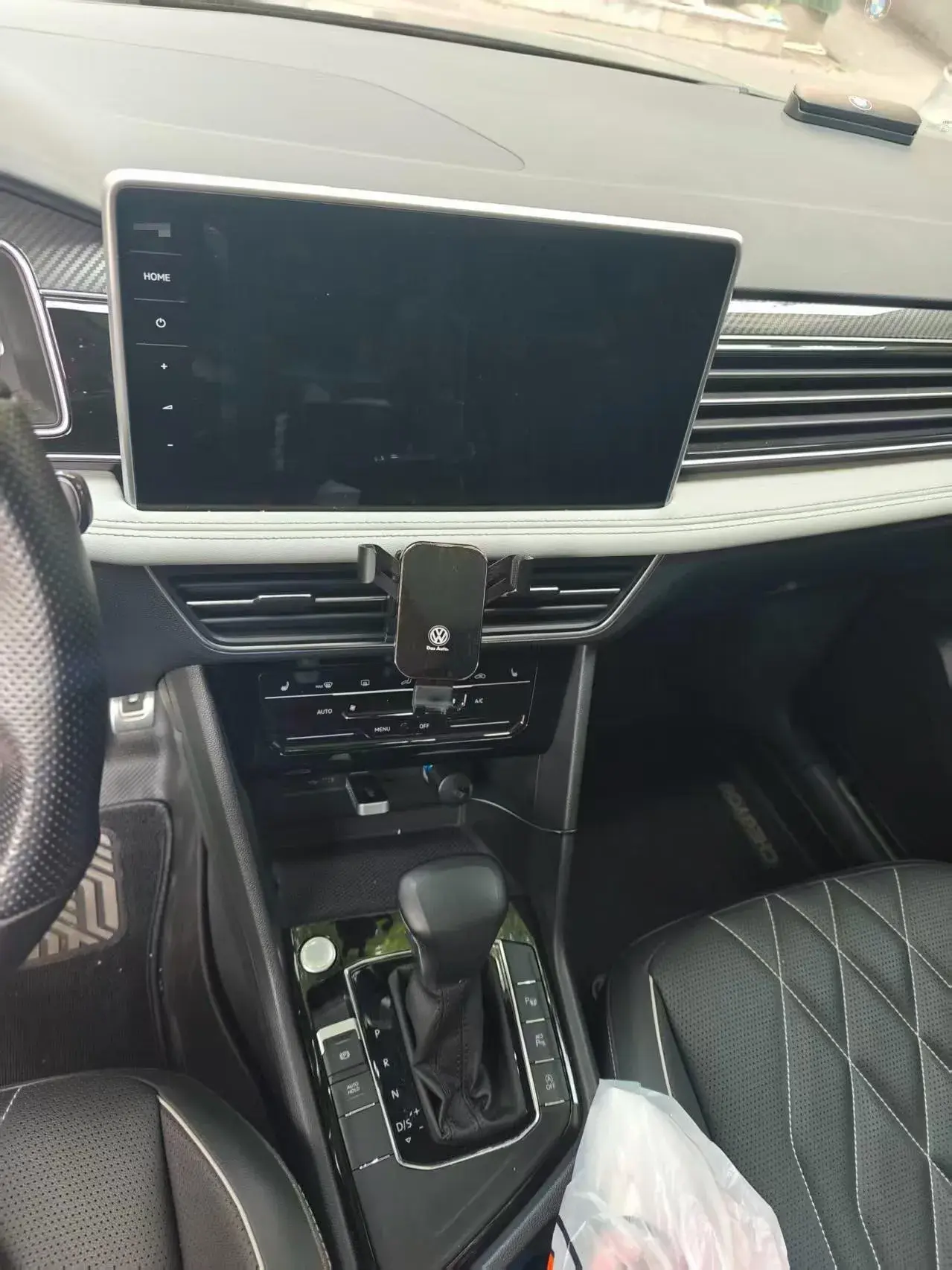 2024 VOLKSWAGEN TIGUAN thumbnail 2