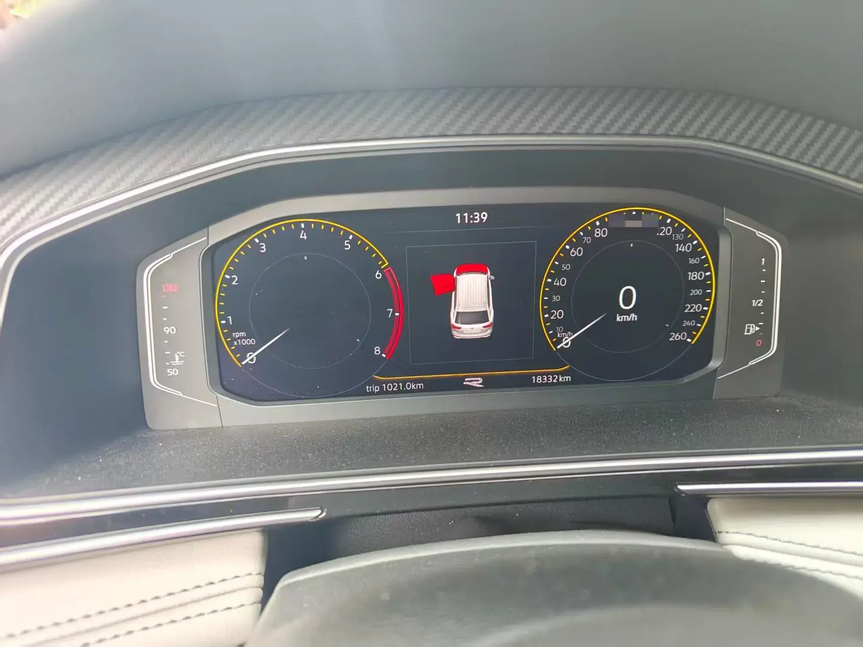 2024 VOLKSWAGEN TIGUAN thumbnail 3