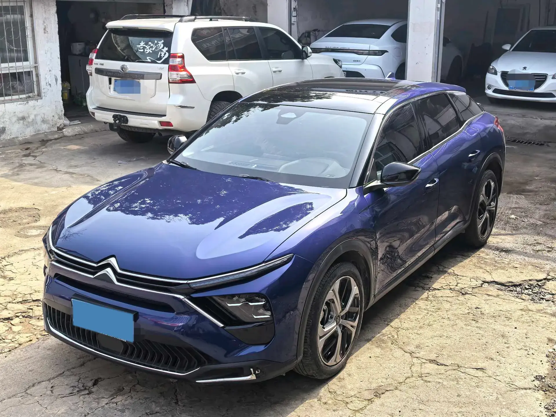 2023 CITROEN C5 view 1