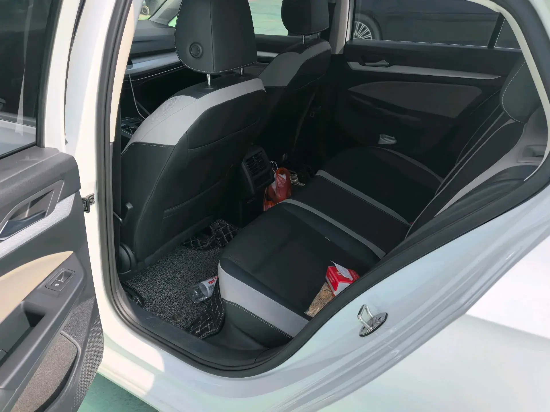 2021 VOLKSWAGEN GOLF thumbnail 3