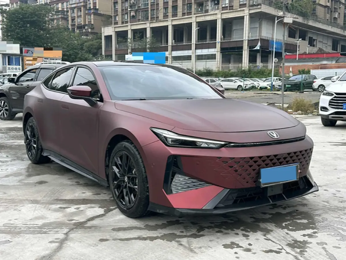 2024 ChangAn UNI-V 1.5T 188HP L4 7DCT,autocango,china used car exporter,china ev exporter,chinese used car exporter,chinese used ev exporter