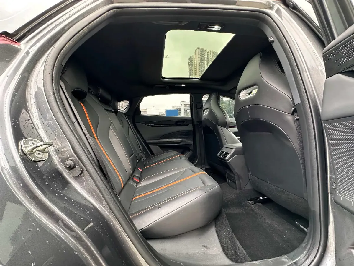 2024 ChangAn UNI-V 1.5T 188HP L4 7DCT,autocango,china used car exporter,china ev exporter,chinese used car exporter,chinese used ev exporter