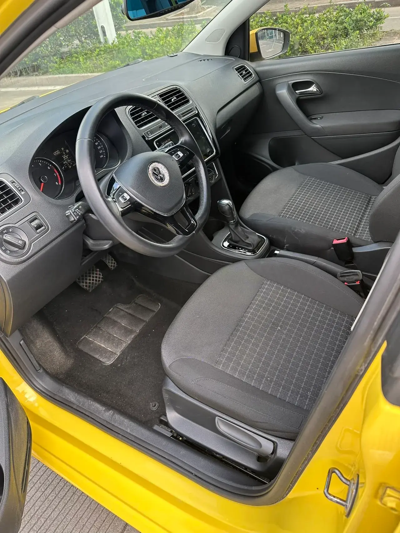 2018 VOLKSWAGEN POLO thumbnail 4