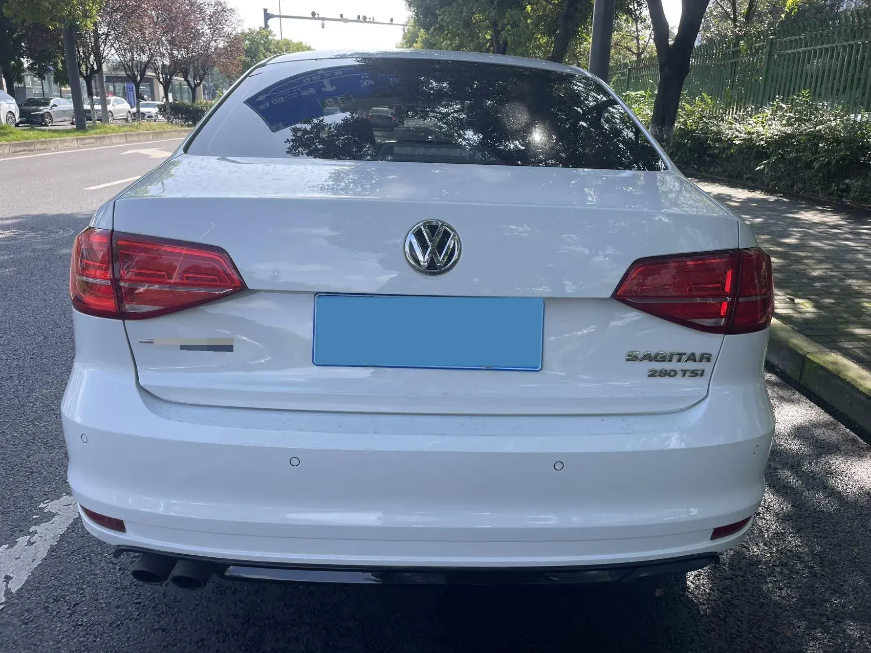 2018 VOLKSWAGEN SAGITAR thumbnail 3