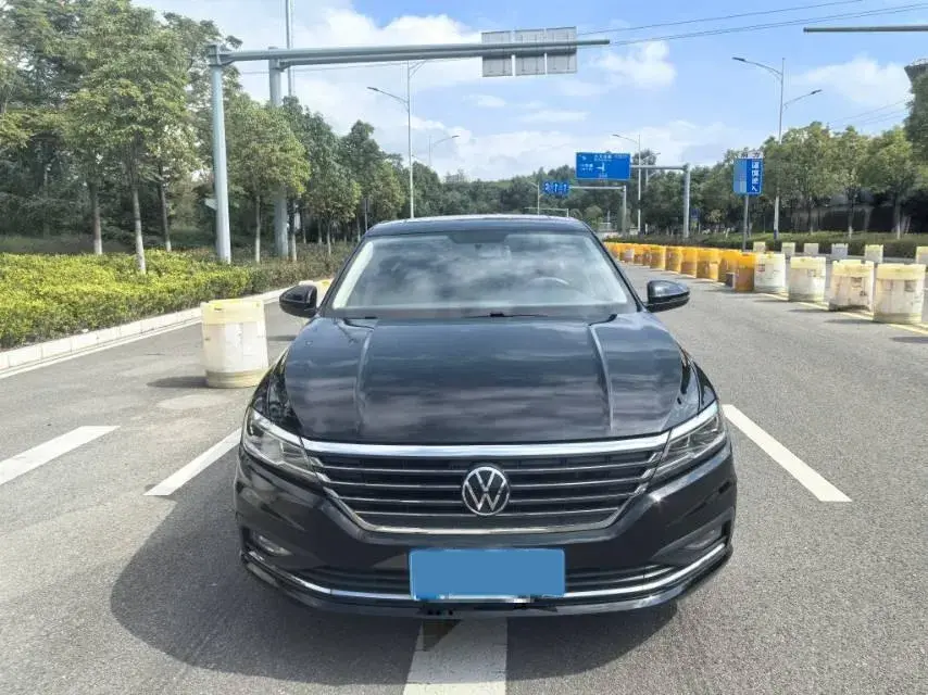 2019 VOLKSWAGEN LAVIDA thumbnail 2