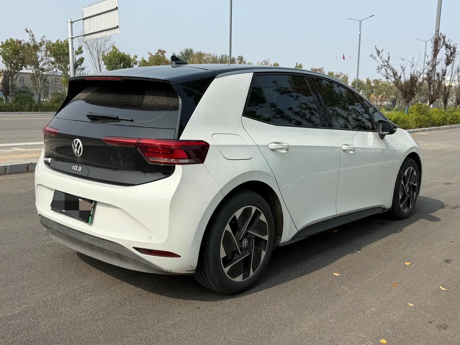 2024 VOLKSWAGEN ID.3 thumbnail 4