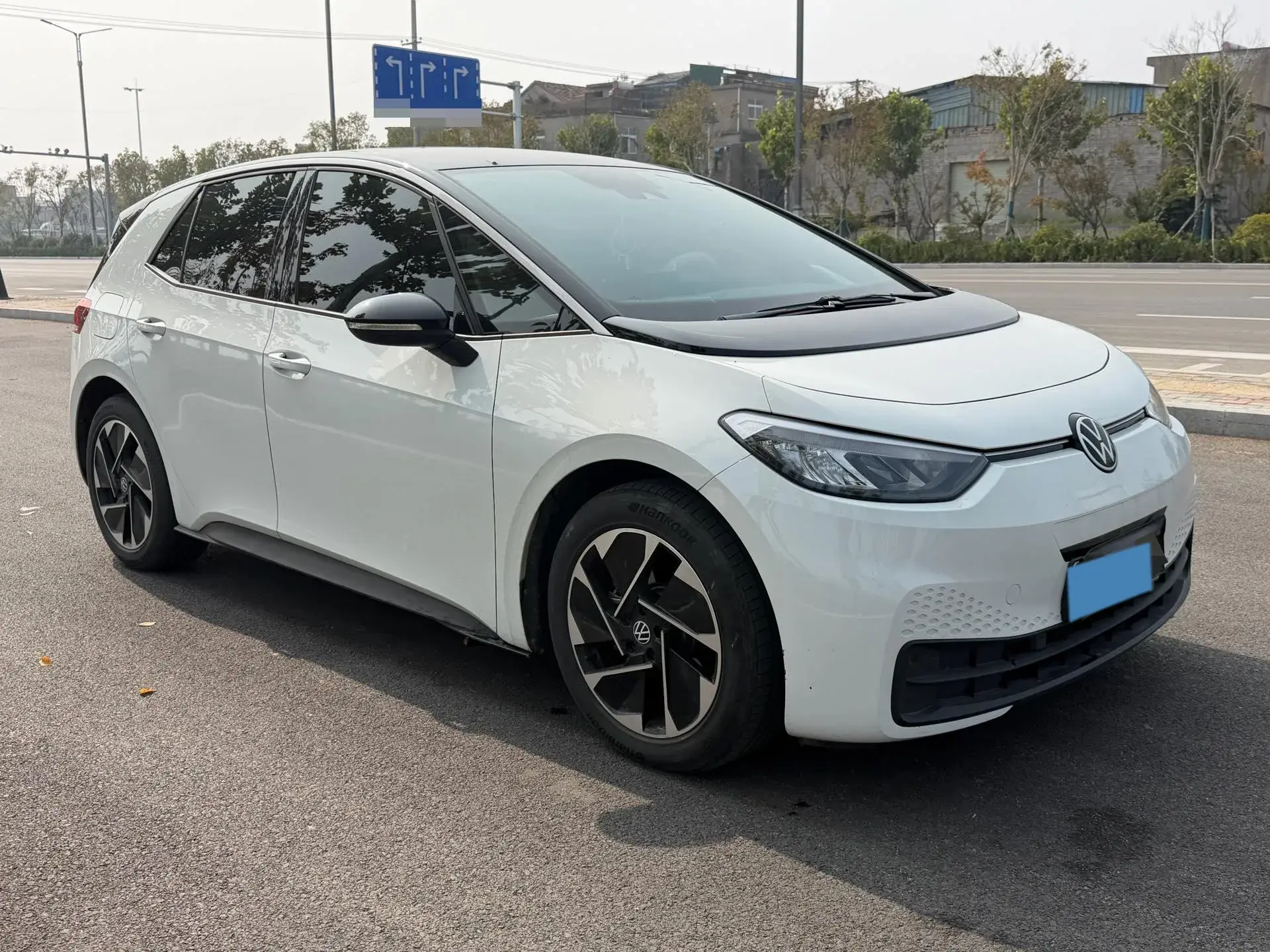 2024 VOLKSWAGEN ID.3 thumbnail 3