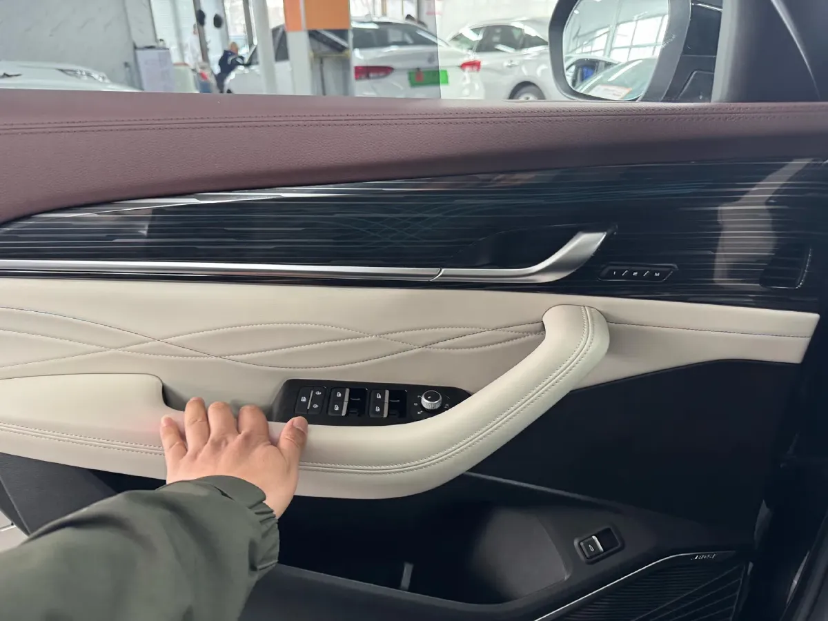 2021 Geely Monjaro 2.0T 238HP L4 8AT,autocango,china used car exporter,china ev exporter,chinese used car exporter,chinese used ev exporter