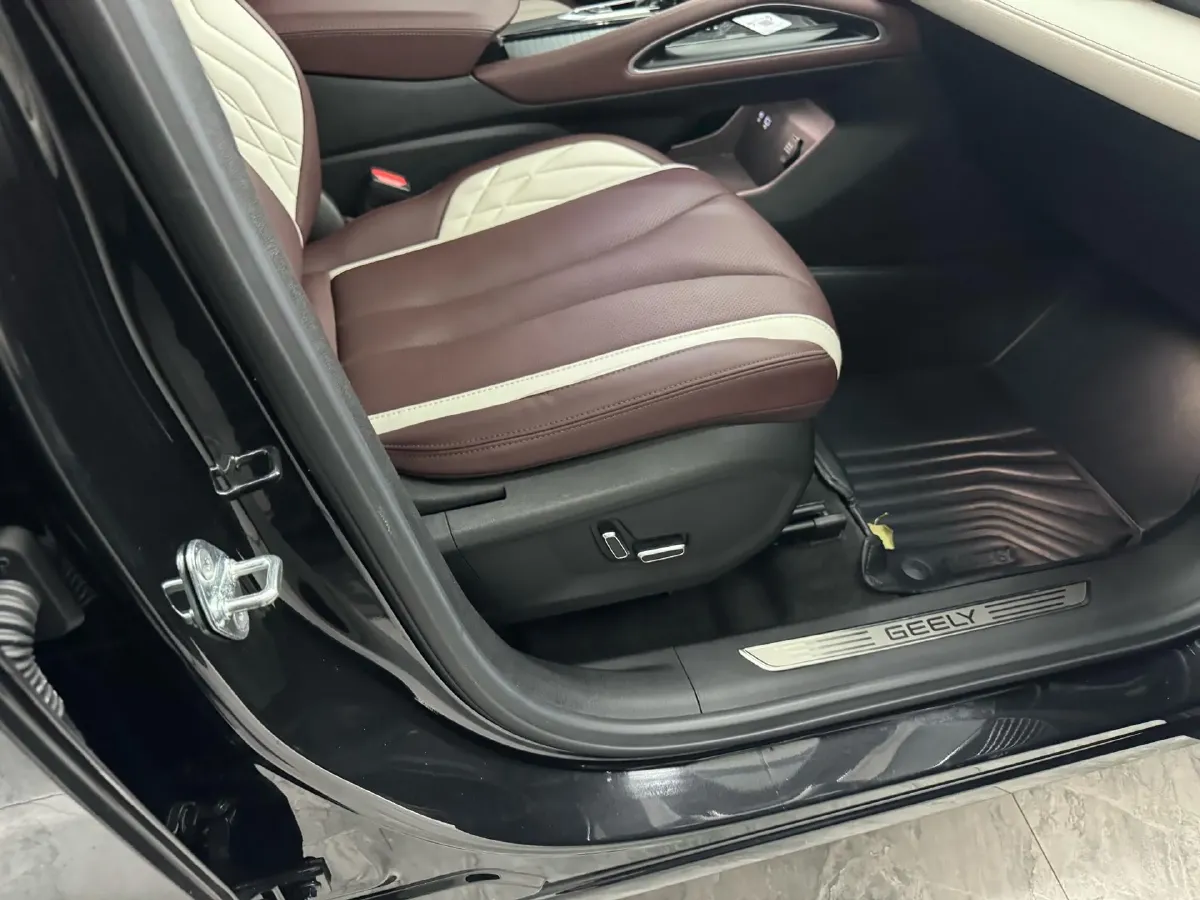 2021 Geely Monjaro 2.0T 238HP L4 8AT,autocango,china used car exporter,china ev exporter,chinese used car exporter,chinese used ev exporter