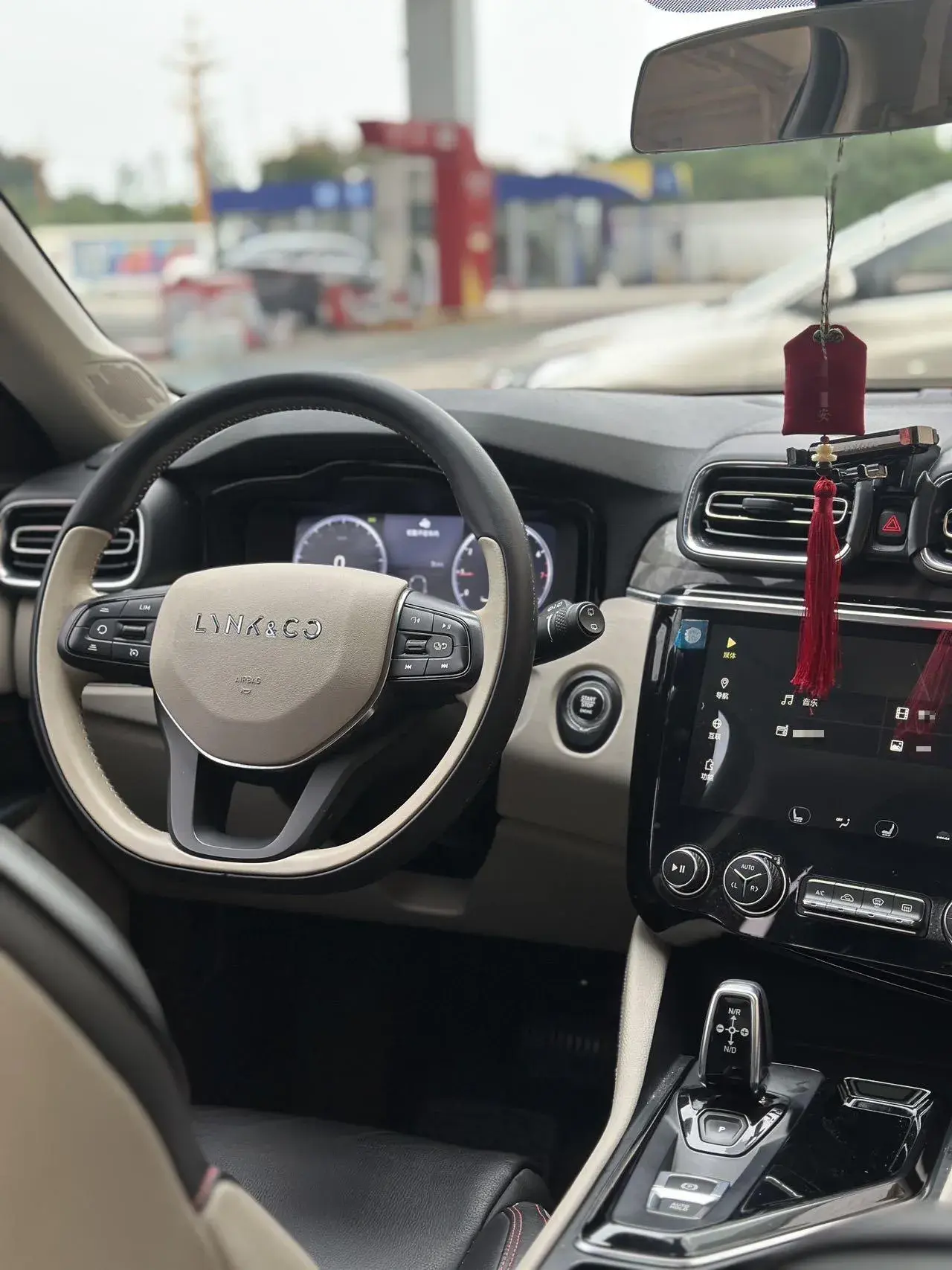 2018 LYNK&CO 02 thumbnail 4