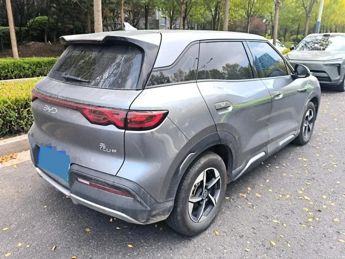 2023 BYD YUAN thumbnail 3