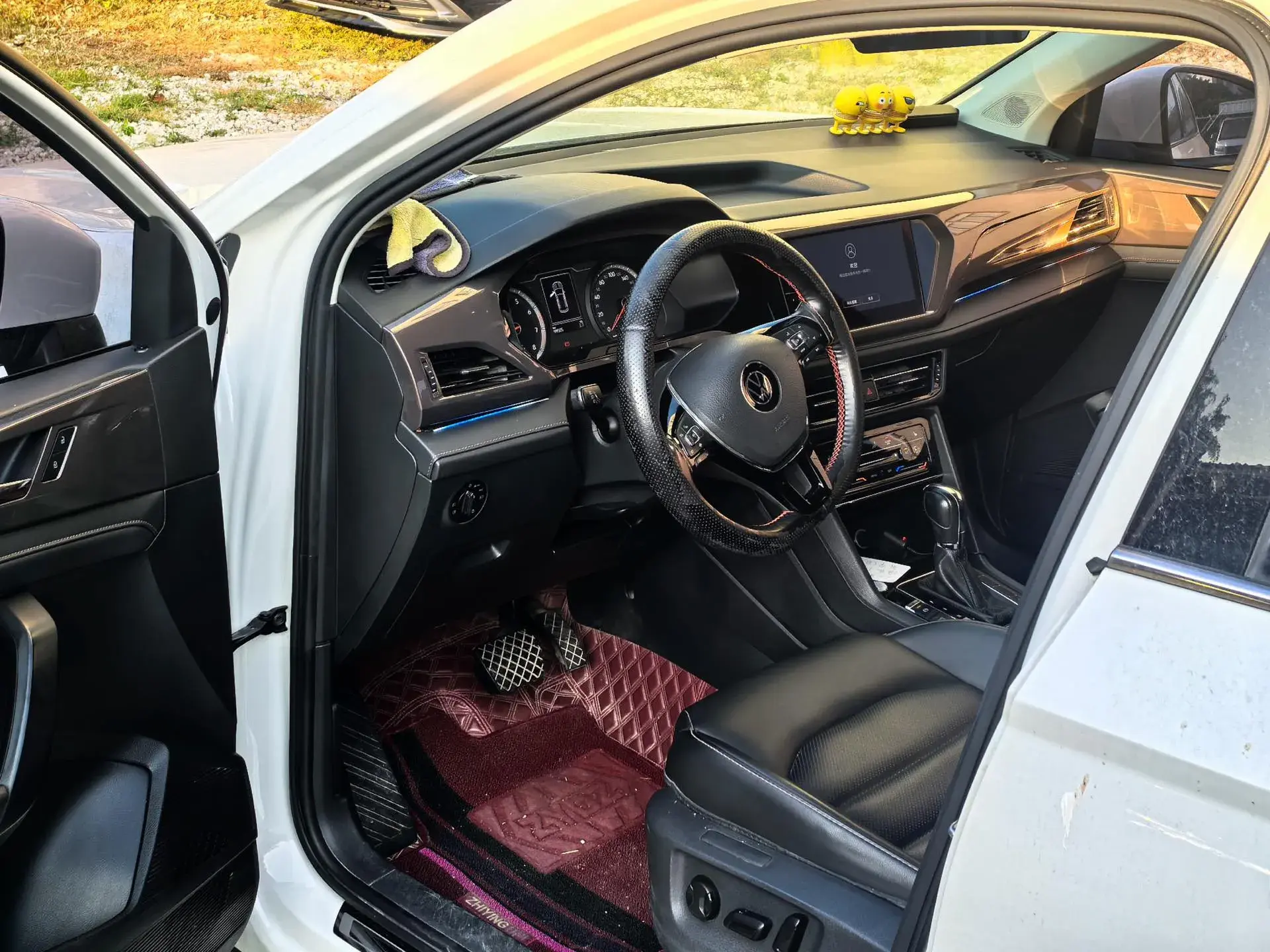 2021 VOLKSWAGEN THARU thumbnail 3