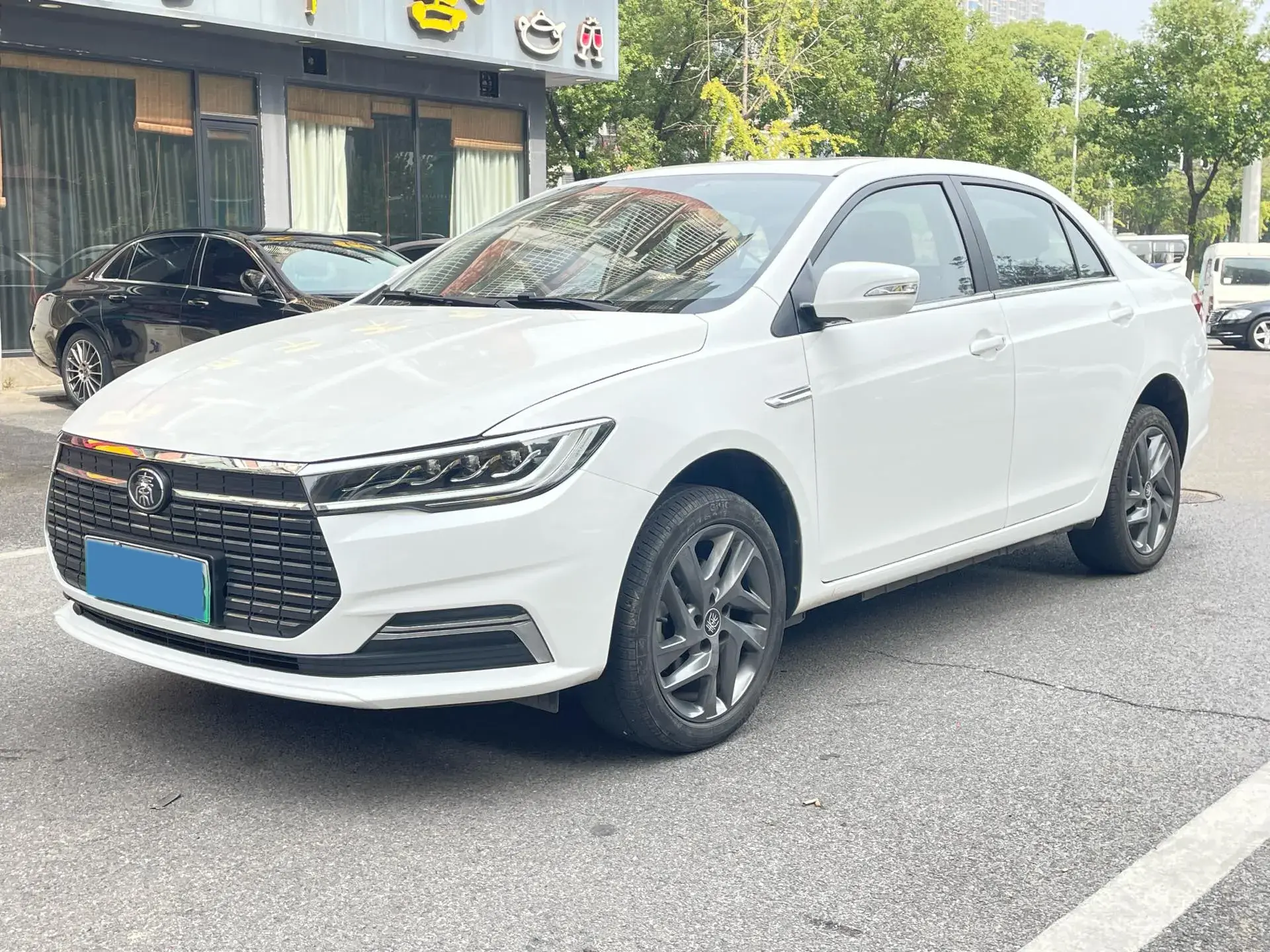 2019 BYD QIN view 1