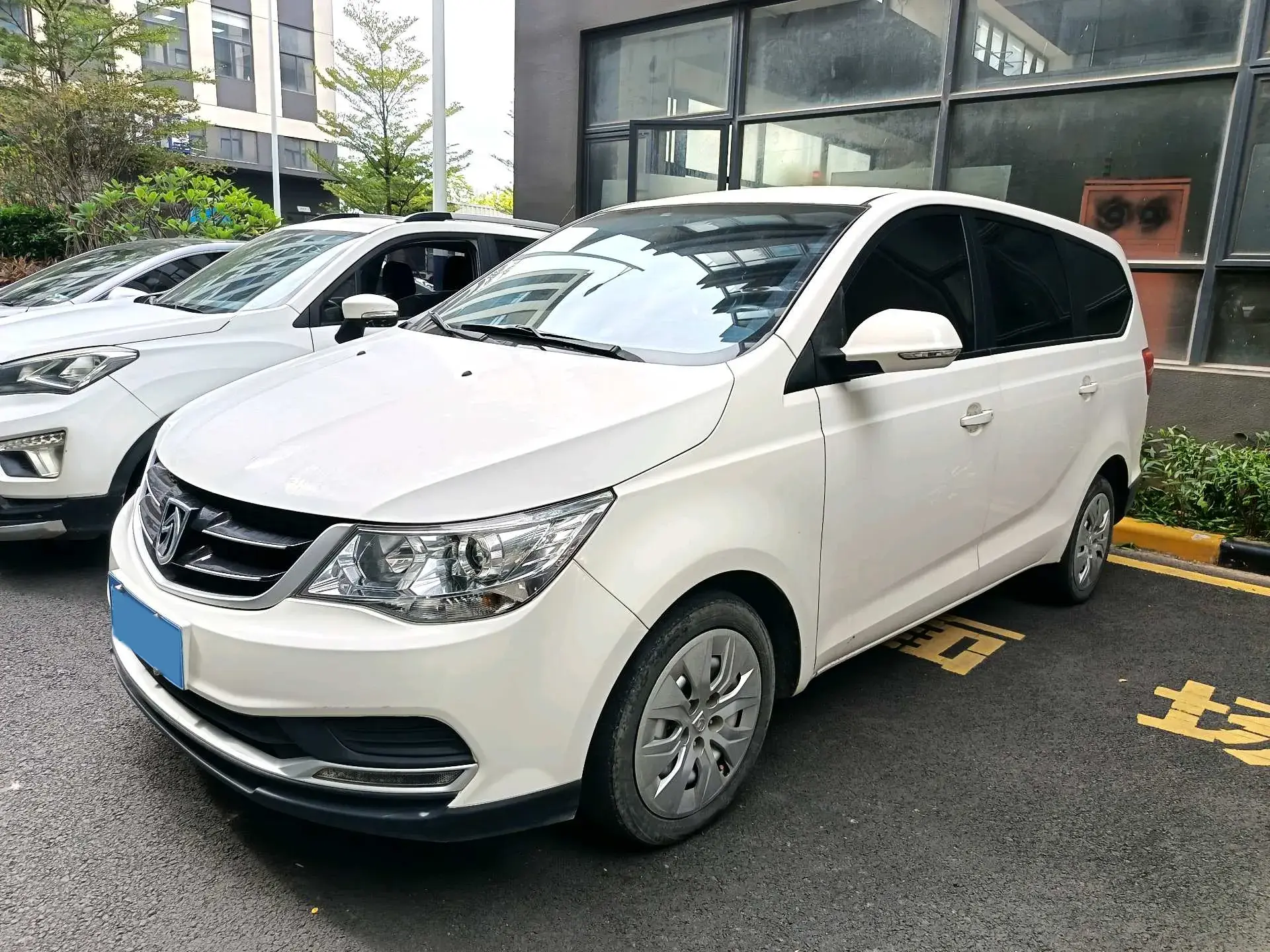 2019 BAOJUN 730 view 1