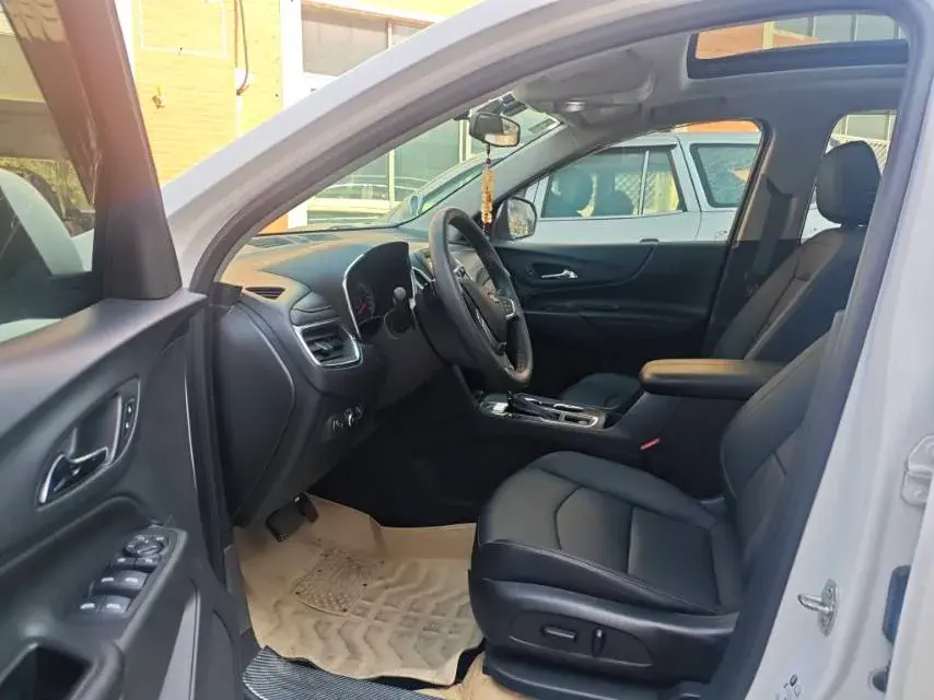 2019 CHEVROLET EQUINOX thumbnail 4