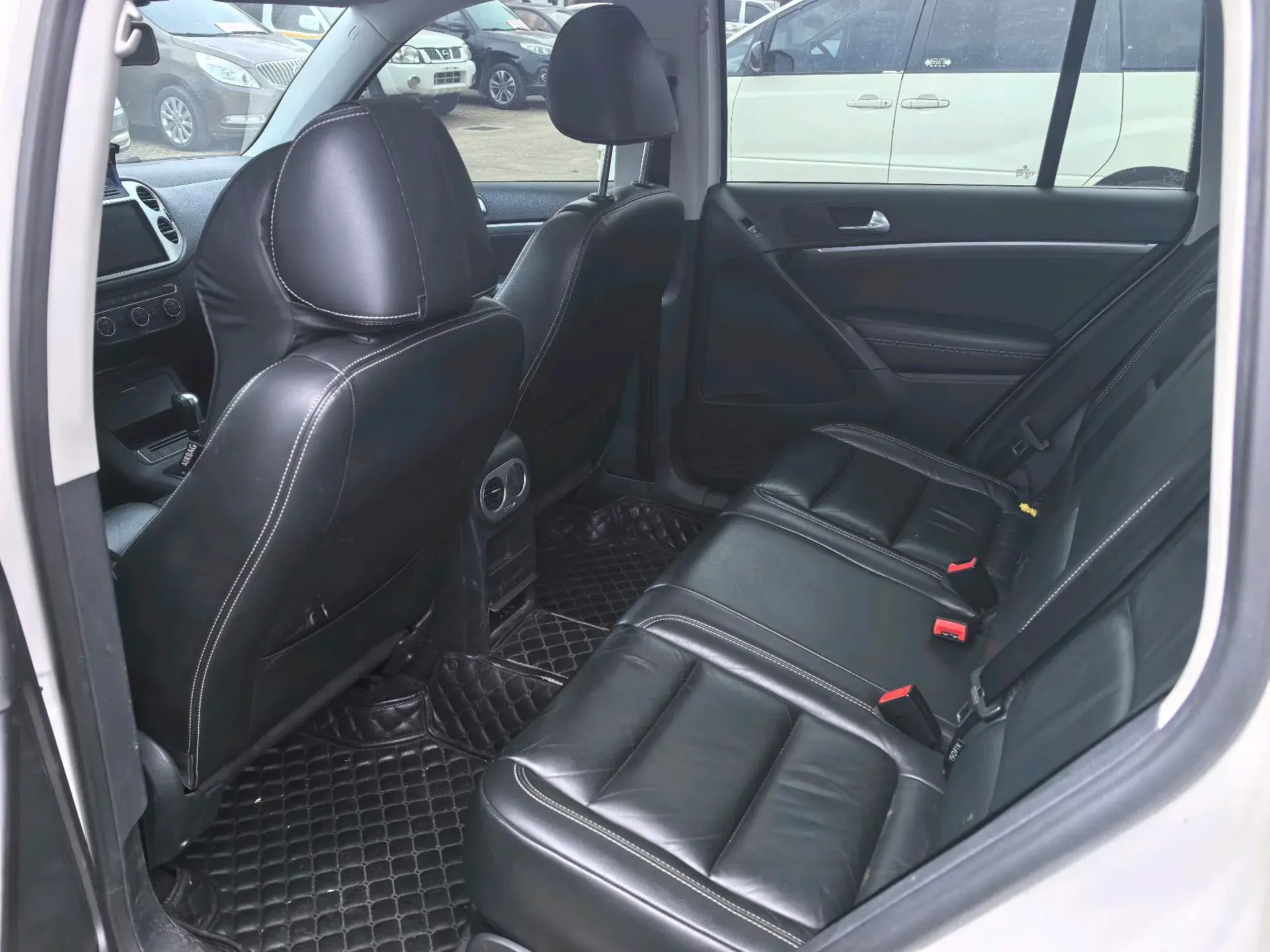 2016 VOLKSWAGEN TIGUAN thumbnail 4