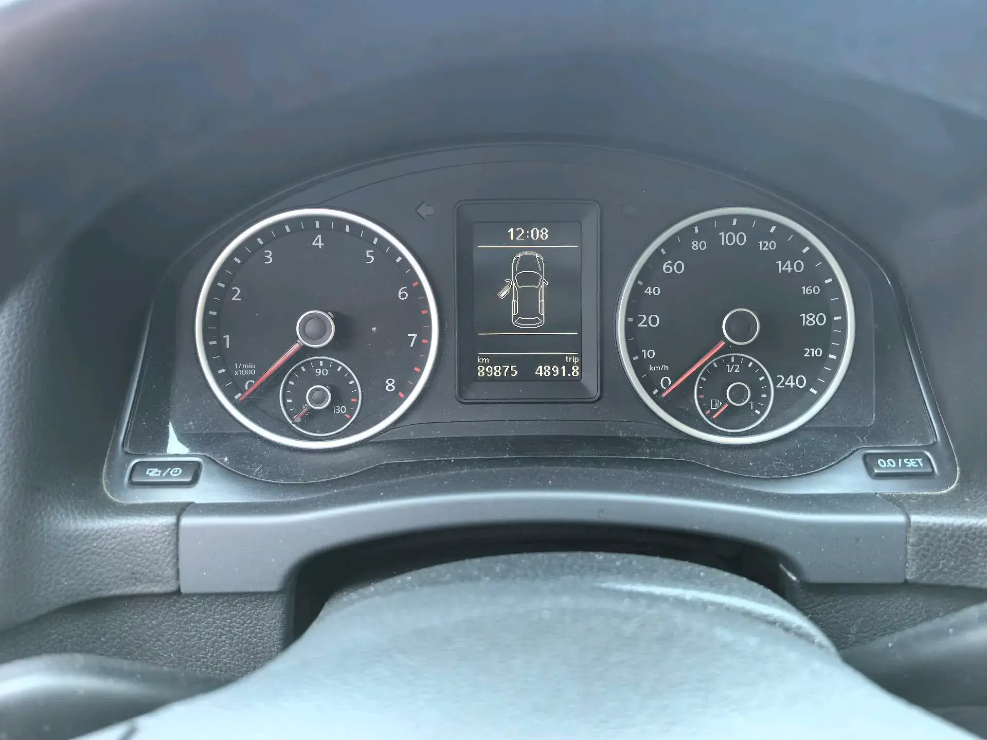 2016 VOLKSWAGEN TIGUAN thumbnail 3