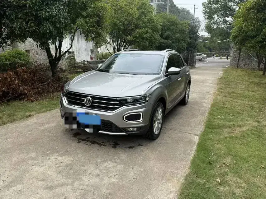 2019 VOLKSWAGEN T-ROC view 1