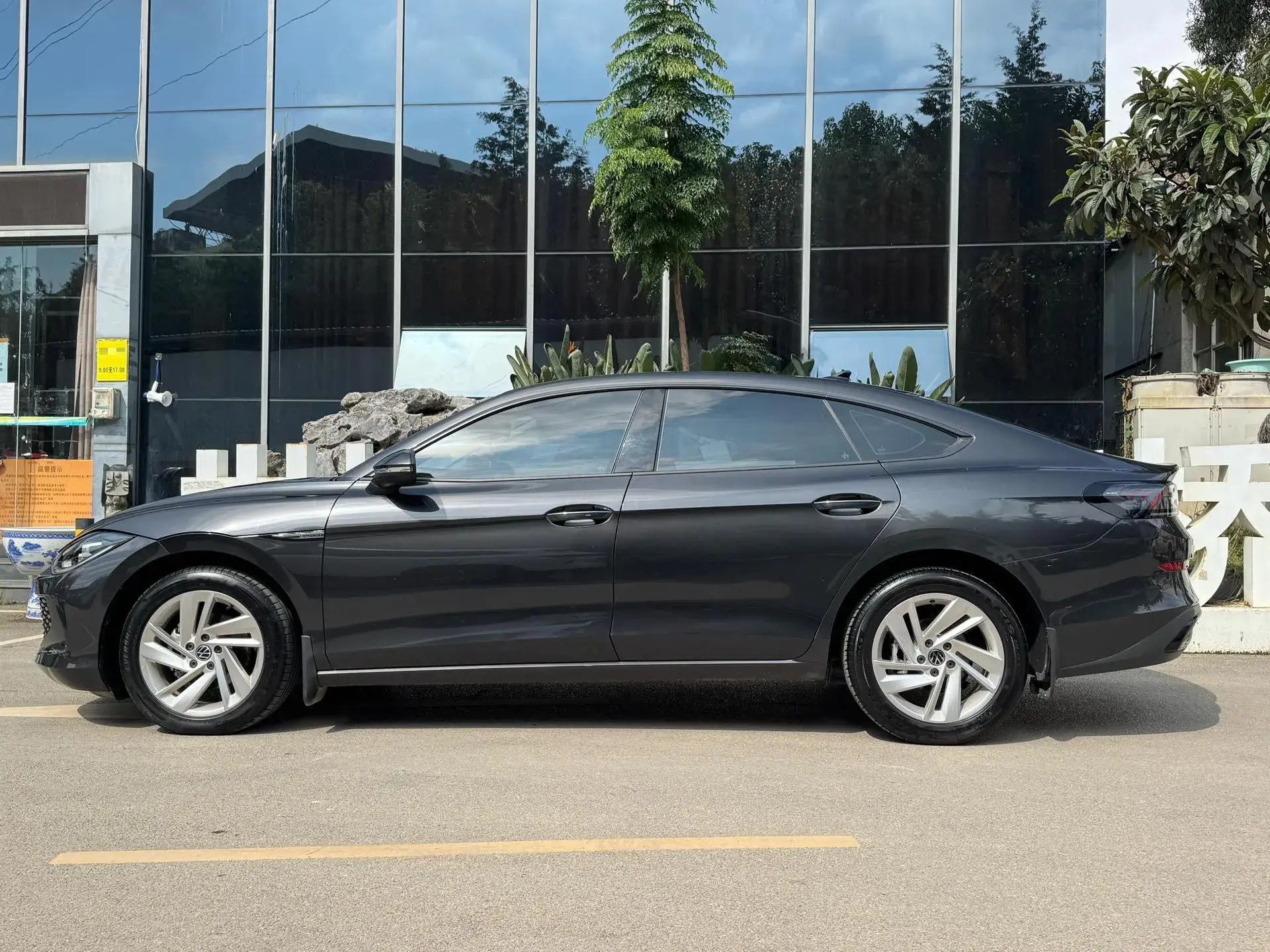 2023 VOLKSWAGEN LAMANDO thumbnail 4