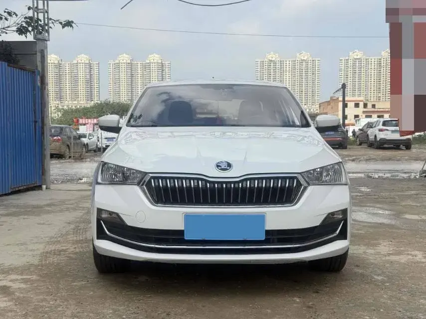 2022 SKODA RAPID thumbnail 4