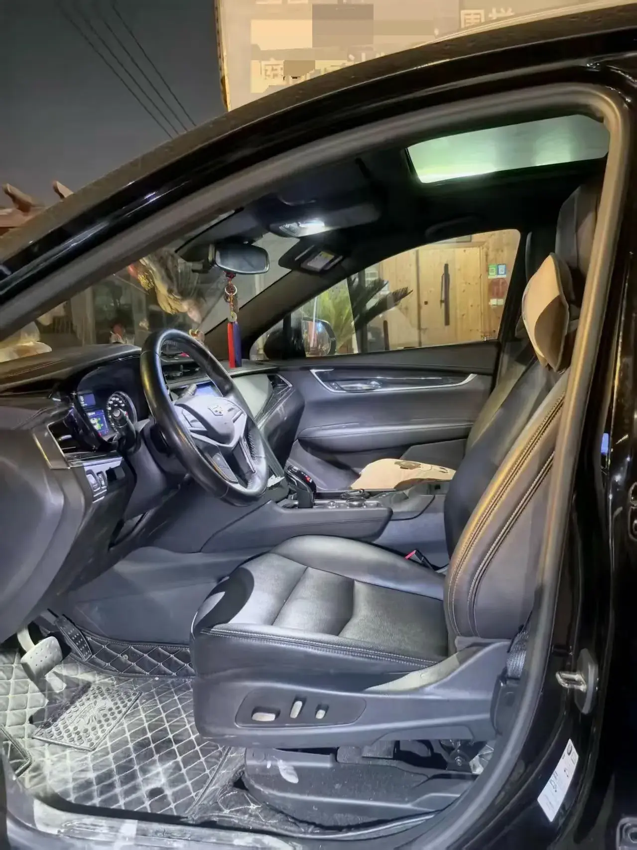 2021 CADILLAC XT5 thumbnail 4