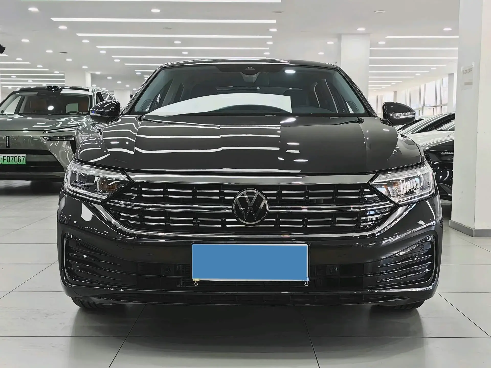 2025 VOLKSWAGEN SAGITAR thumbnail 2