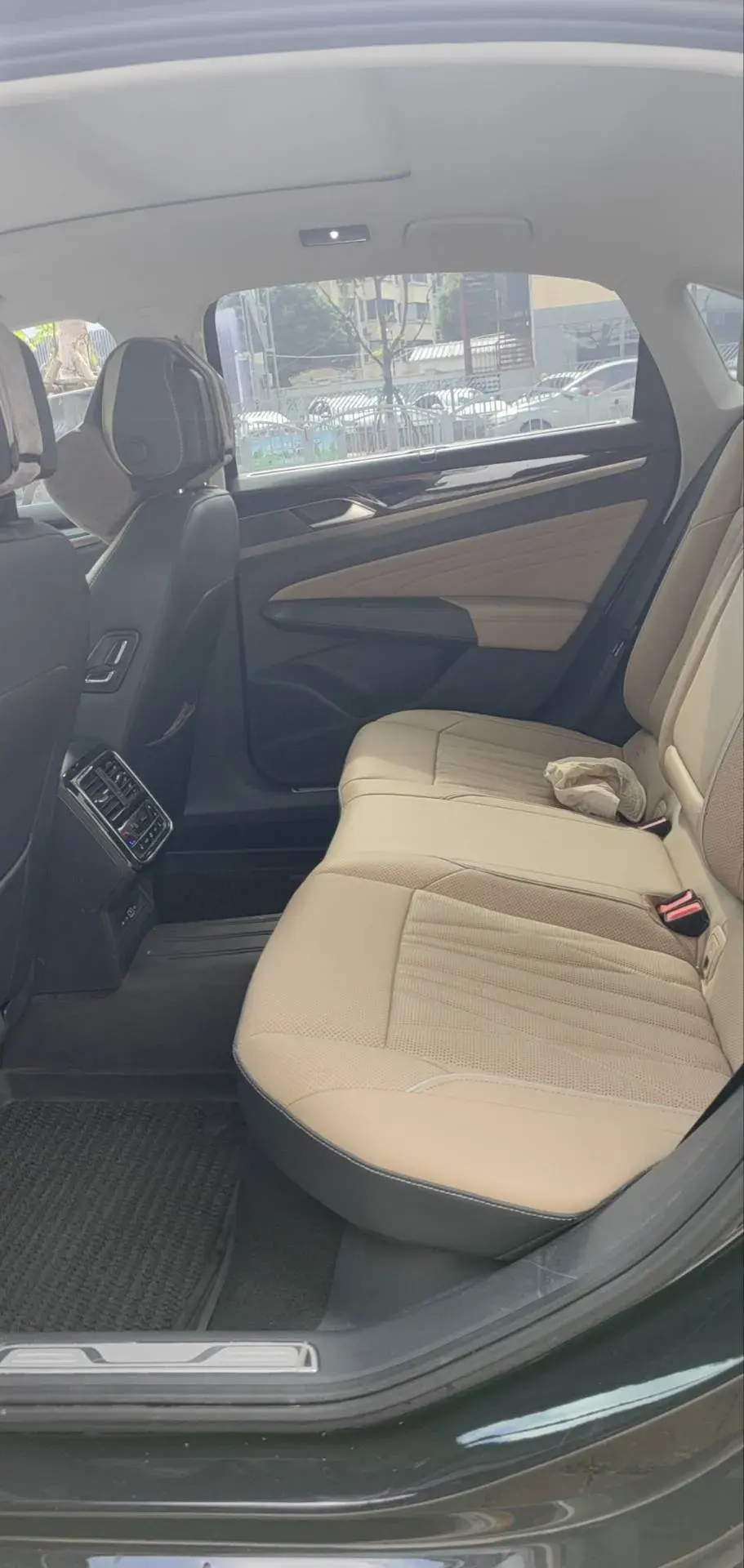 2023 VOLKSWAGEN PASSAT thumbnail 2