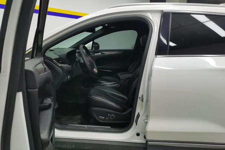 2017 LINCOLN MKC thumbnail 4