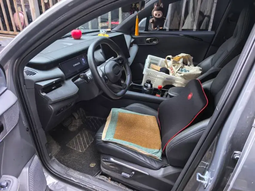 2025 LYNK&CO 06 thumbnail 2