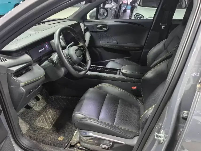 2025 LYNK&CO 06 thumbnail 4