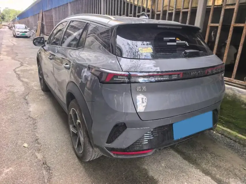 2025 LYNK&CO 06 thumbnail 3