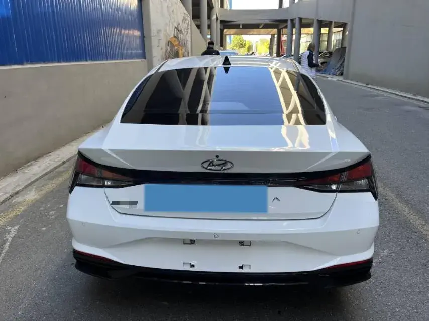 2022 HYUNDAI ELANTRA thumbnail 4