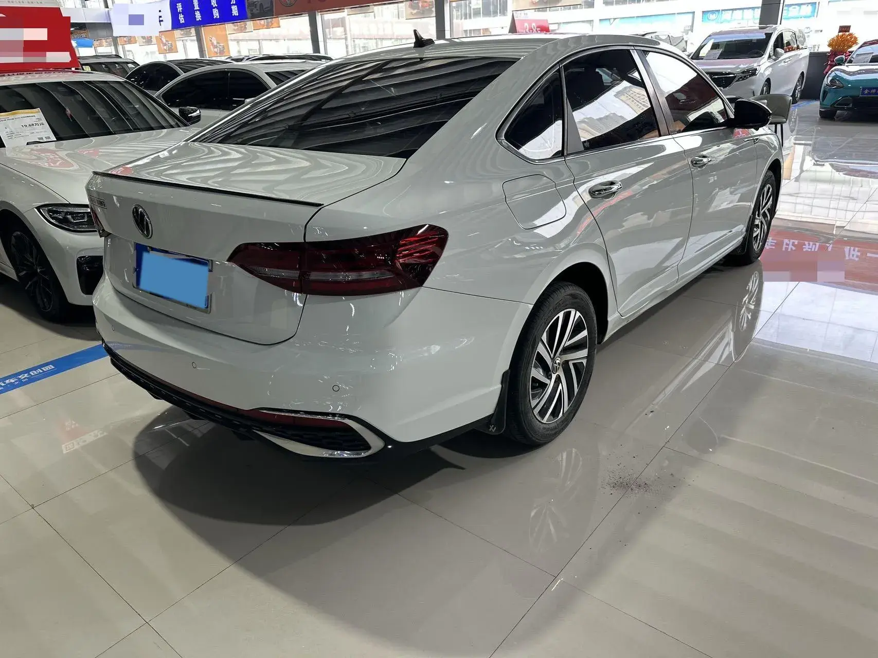 2023 VOLKSWAGEN LAVIDA thumbnail 3