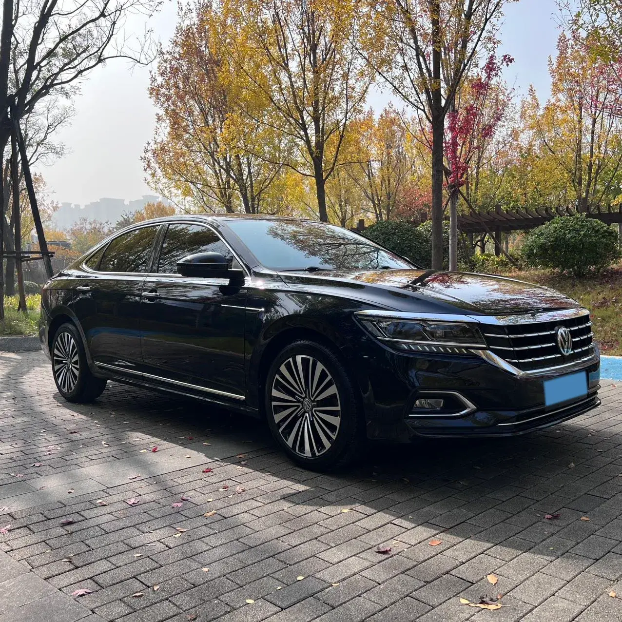 2019 VOLKSWAGEN PASSAT thumbnail 3